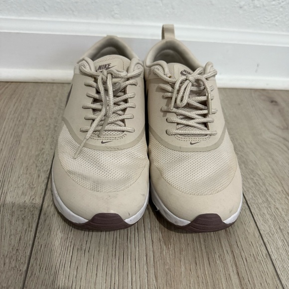 Nike Thea - Picture 2 of 6